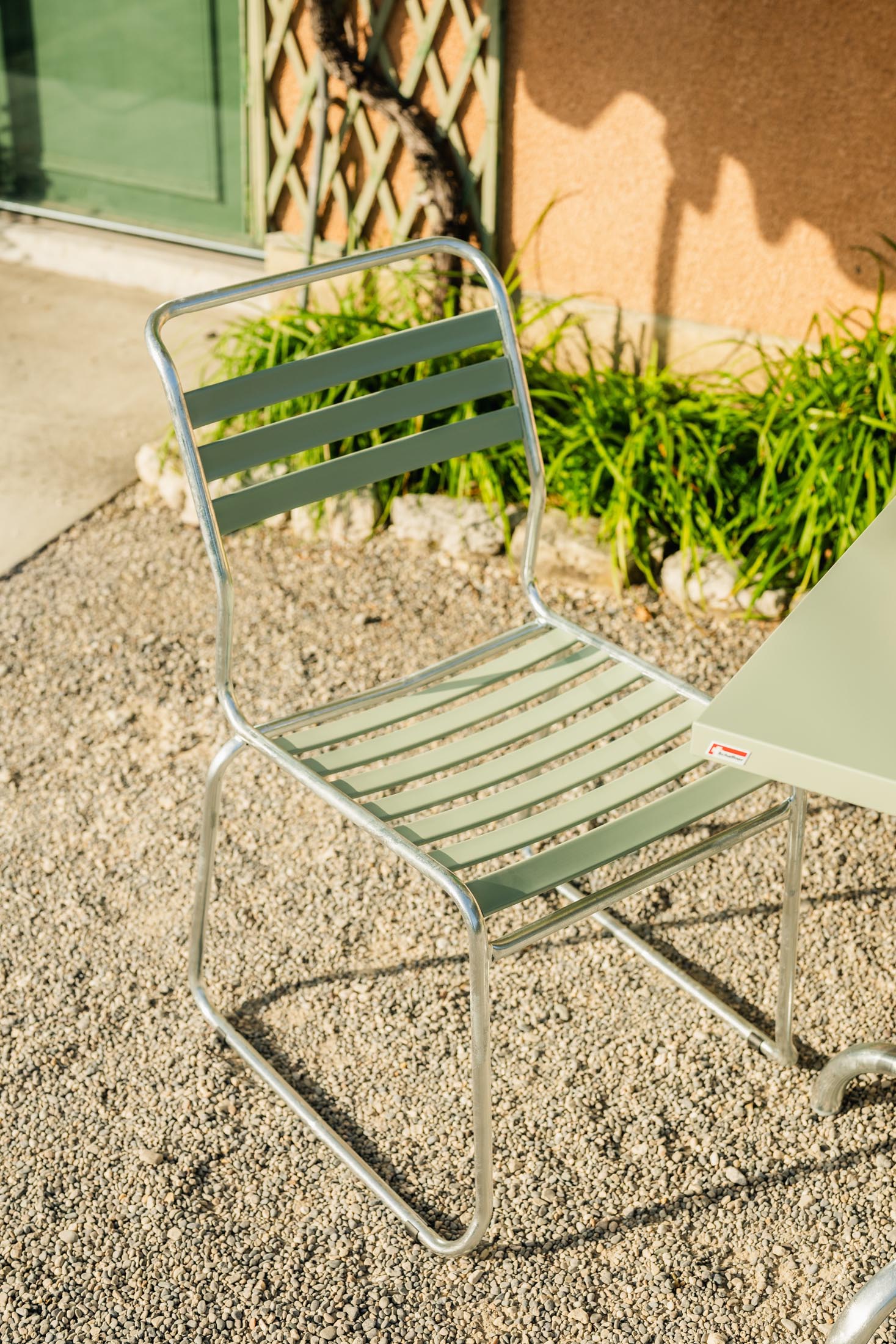 Säntis Lättli-Gartenstuhl ohne Armlehne Kufen in Pastellgrün präsentiert im Onlineshop von KAQTU Design AG. Gartenstuhl ist von Schaffner