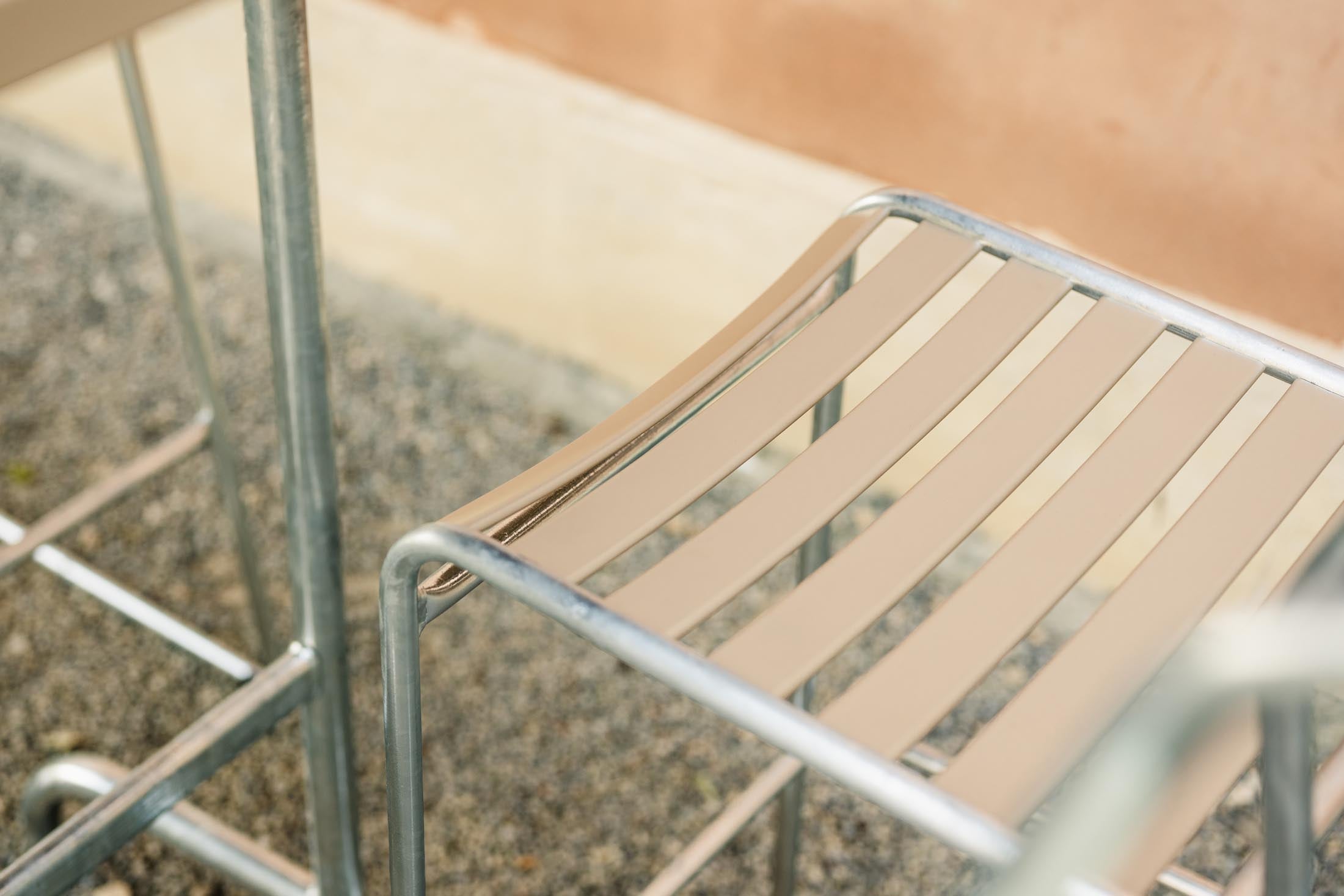 Säntis Lättli-Barstuhl Outdoor ohne Armlehne, wetterfest, langlebig, aus recyceltem Meeresplastik, Schweizer Qualität, ideal für Terrasse und Garten.