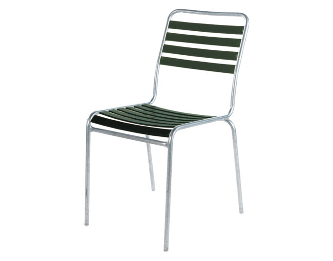 Erleben Sie den Lättlistuhl St. Moritz von Schaffner – ein stilvoller, langlebiger Gartenstuhl, der mit seinen individuellen Farben und hochwertigem Material für entspannte Momente im Freien sorgt.