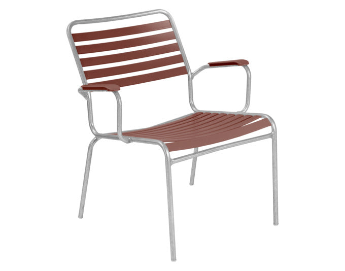 Entdecken Sie den Sessel Rigi Salon mit Armlehne von Schaffner: Robuste Bauweise, stilvolles Design und optimaler Komfort für Ihren Garten.