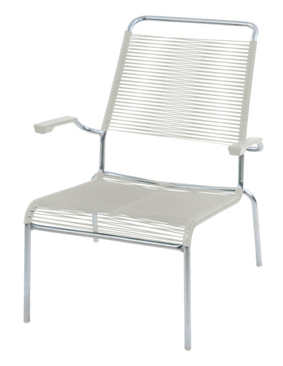 Genießen Sie stilvolle Entspannung mit dem Säntis Lounger Hochlehner Spaghetti von Schaffner. Bequeme Polsterung und elegante Farbvarianten für jeden Garten.