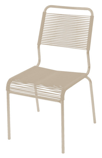 Entdecken Sie den Spaghettistuhl Rigi von Schaffner – ein eleganter, wetterfester Stuhl ohne Armlehnen, perfekt für stilvolle Außenbereiche.