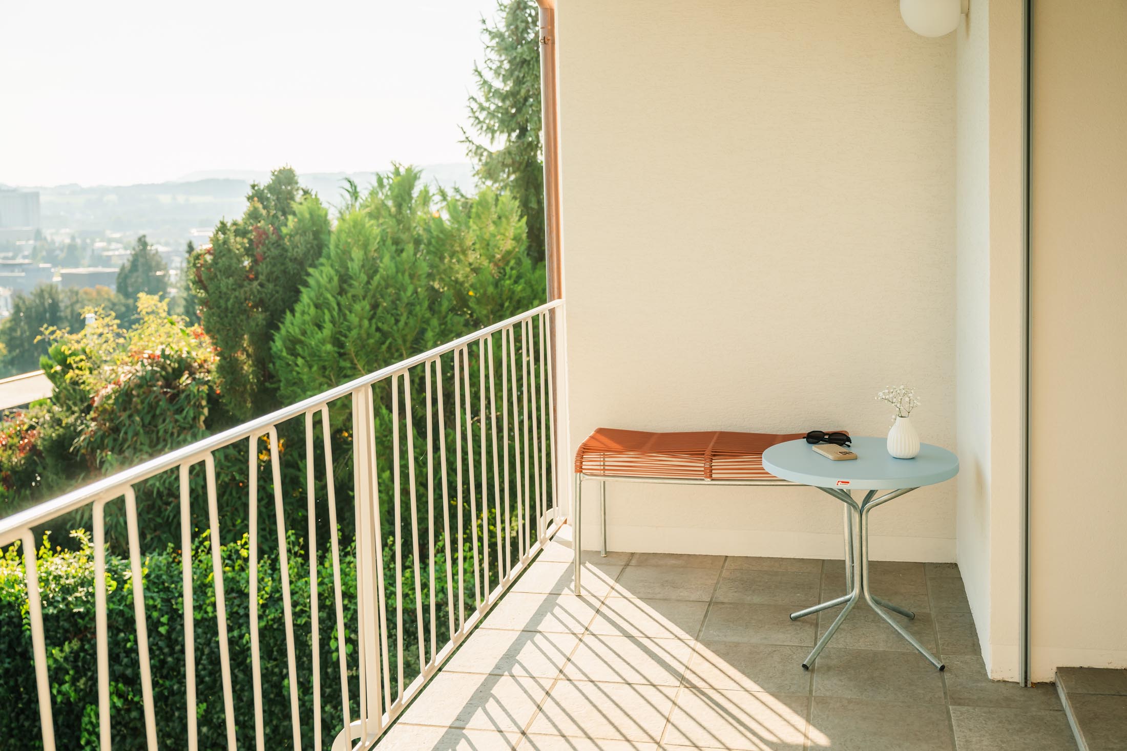 Hochwertiger Säntis Spaghetti 2er-Hocker von Schaffner, wetterfest, langlebig, aus Schweizer Produktion, nachhaltige Materialien, perfekt für Garten, Balkon und Terrasse.