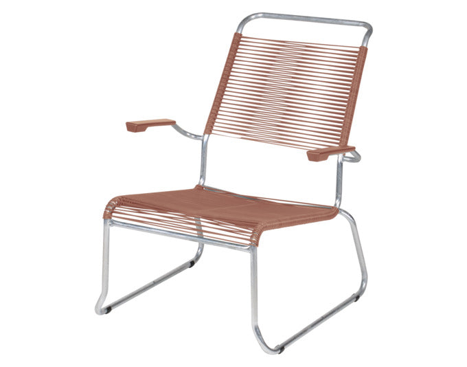 Erleben Sie stilvolle Entspannung im Freien mit dem Säntis Kufen-Hochlehner Spaghetti von Schaffner – perfekt für Ihre Gartenmöbel-Kollektion.