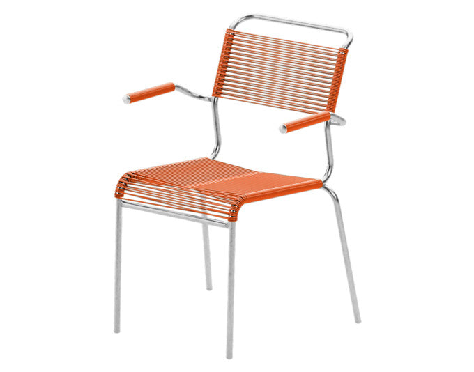 Säntis Spaghetti-Gartenstuhl mit Armlehne in Orange präsentiert im Onlineshop von KAQTU Design AG. Gartenstuhl mit Armlehnen ist von Schaffner