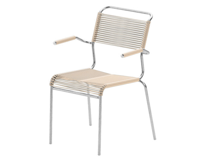 Säntis Spaghetti-Gartenstuhl mit Armlehne in Pastellsand präsentiert im Onlineshop von KAQTU Design AG. Gartenstuhl mit Armlehnen ist von Schaffner