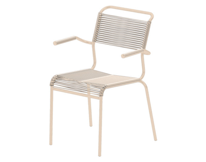 Hochwertiger Säntis Spaghetti-Gartenstuhl mit Armlehne, wetterfest, langlebig und stilvoll. Schweizer Qualität, nachhaltiges Design – ideal für Terrasse und Garten.