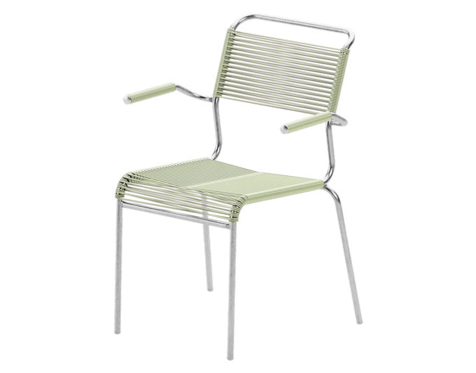 Säntis Spaghetti-Gartenstuhl mit Armlehne in Pastellgrün präsentiert im Onlineshop von KAQTU Design AG. Gartenstuhl mit Armlehnen ist von Schaffner