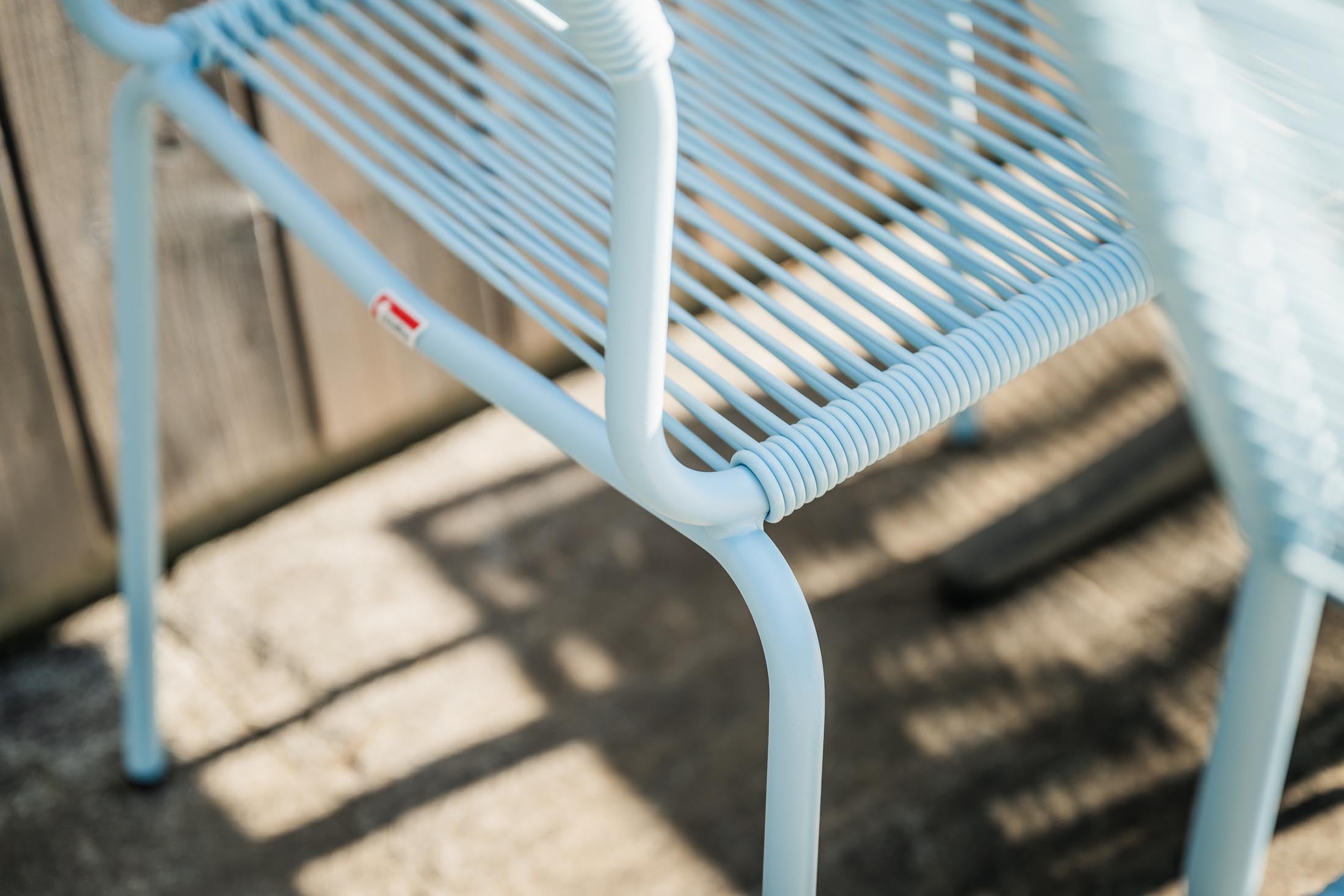 Säntis Spaghetti-Gartenstuhl ohne Armlehne in Pastellblau präsentiert im Onlineshop von KAQTU Design AG. Gartenstuhl ist von Schaffner