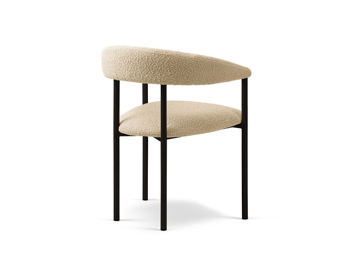 Zwei Bouclé-Stühle in Beige mit Buchenholzgestell, gepolstertem Sitz und Stahlbeinen, Serie Lea von Cosmopolitan Design, Sitzhöhe 46 cm.