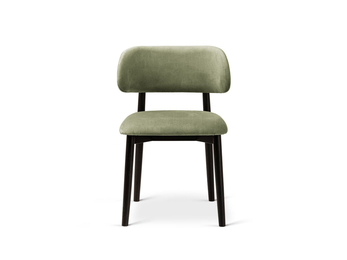Zwei Samt-Stühle in Grün (Green-Magic Velvet) mit Buchenholzbeinen, gepolsterter Sitzfläche und Rückenlehne, Ansicht von vorne.
