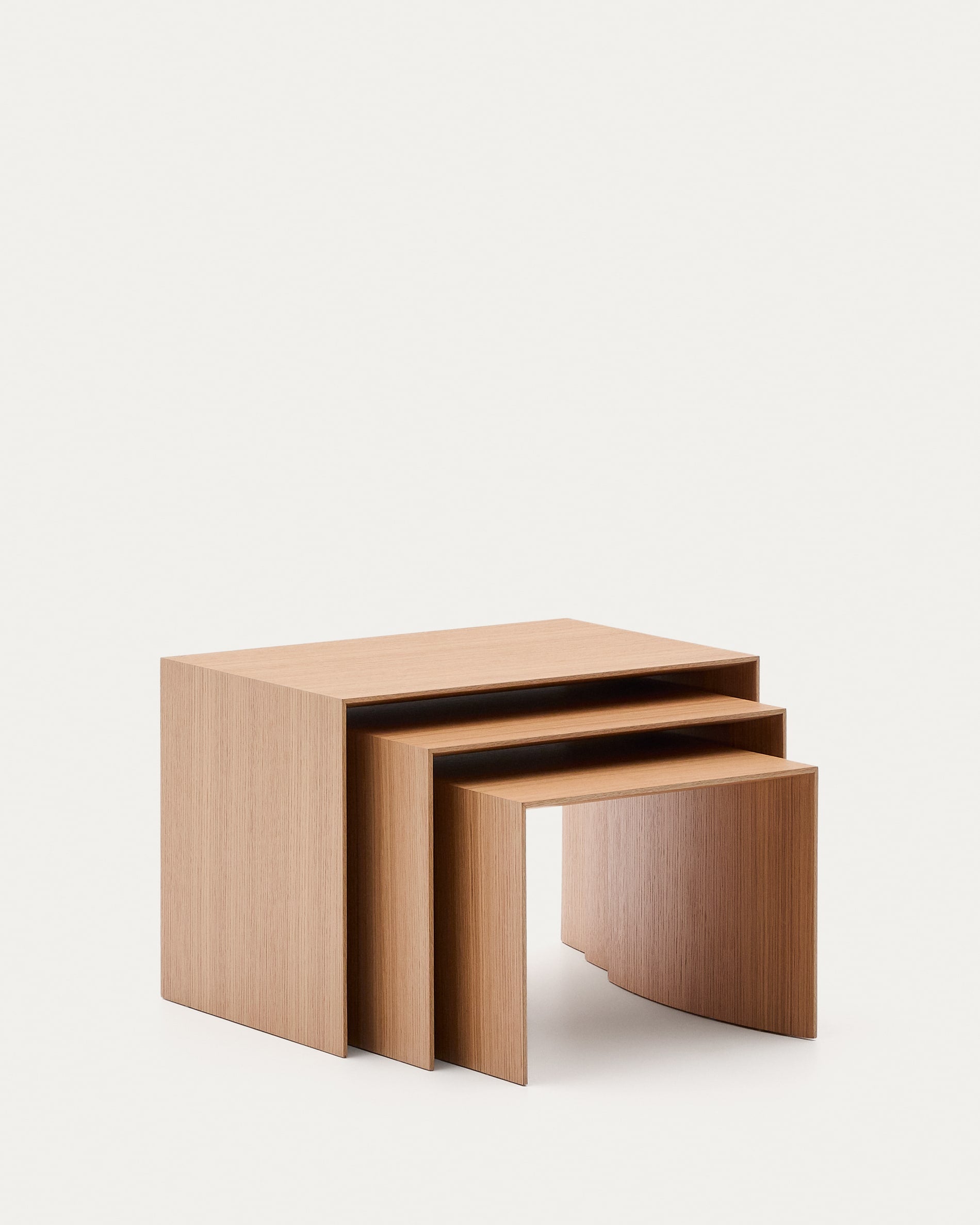 Set Litto: 3 elegante Satztische aus Eichenfurnier, naturfarben, Masse 60x40, 51x36, 42x31 cm, ideal für modernes Wohnen.