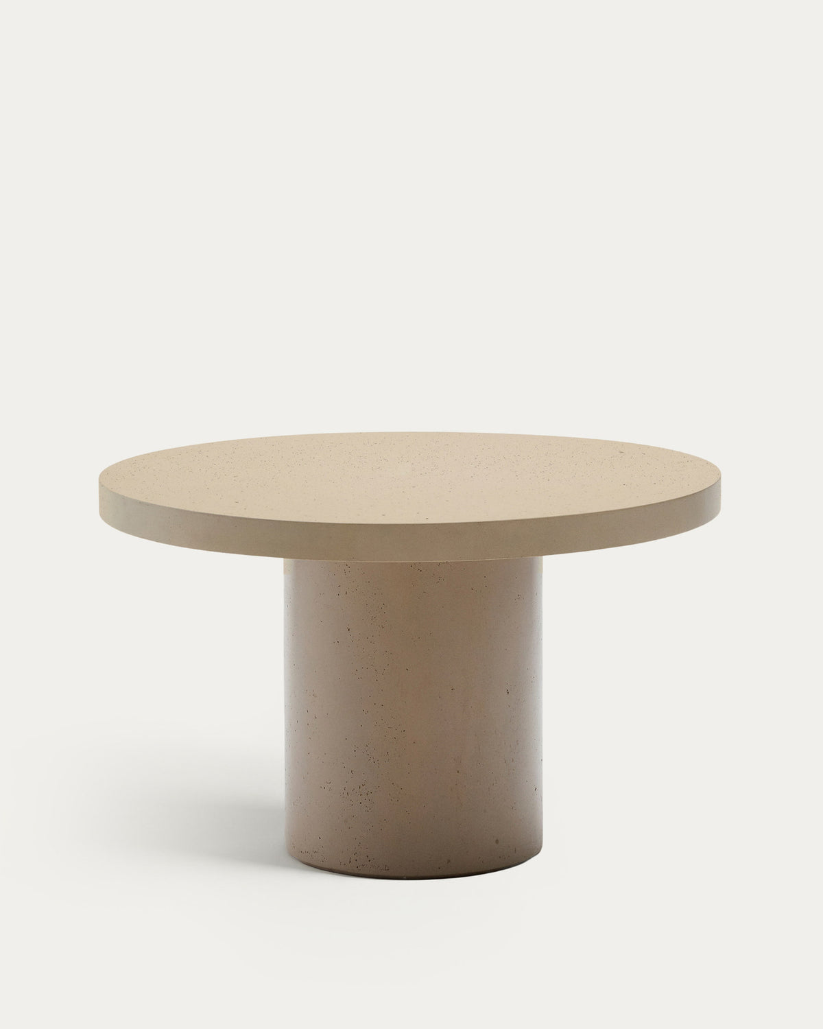 Runder Tisch Aiguablava aus Zement in Beige Ø 120 cm in Beige präsentiert im Onlineshop von KAQTU Design AG. Gartentisch ist von Kave Home