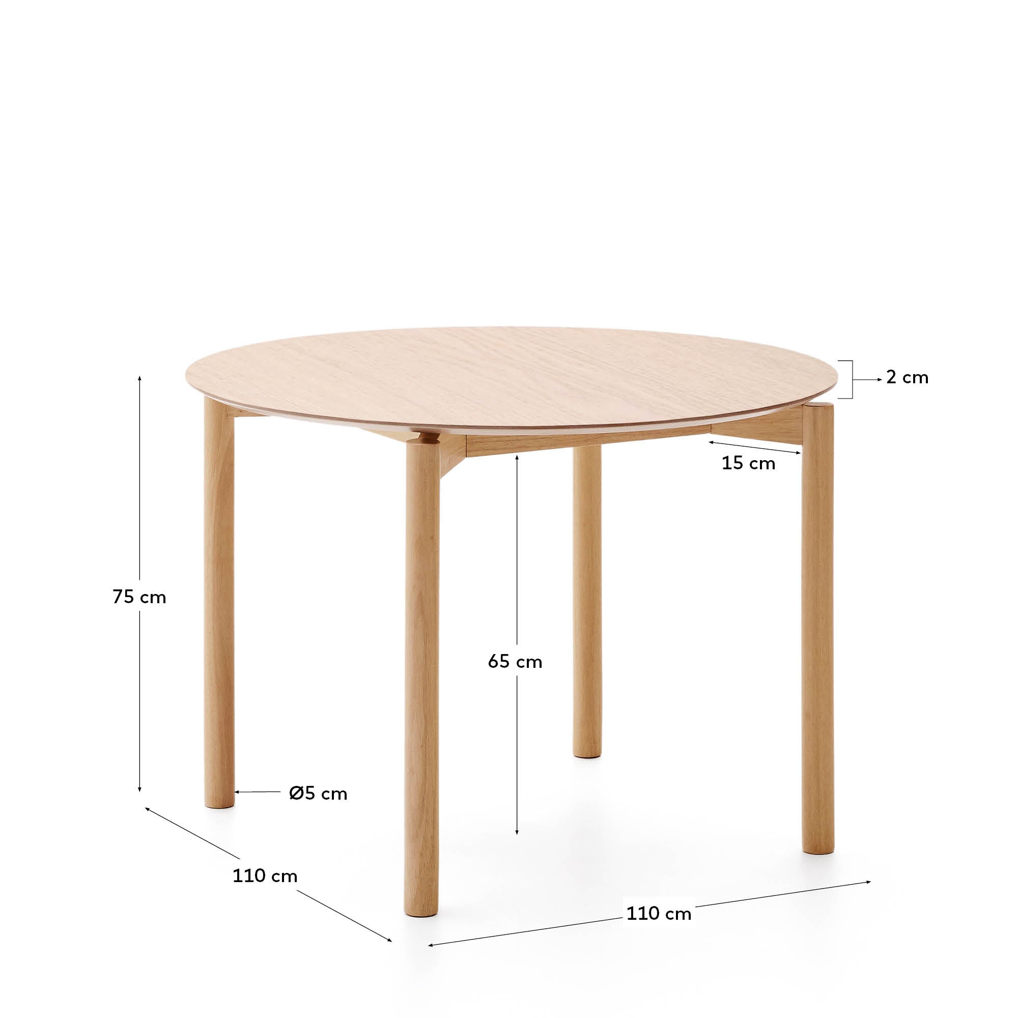 Stilvoller runder Tisch Indara von Kave Home, Ø 100 cm, aus langlebigem Eschefurnier und massivem Kautschukholz, ideal für gemütliche Zusammenkünfte.