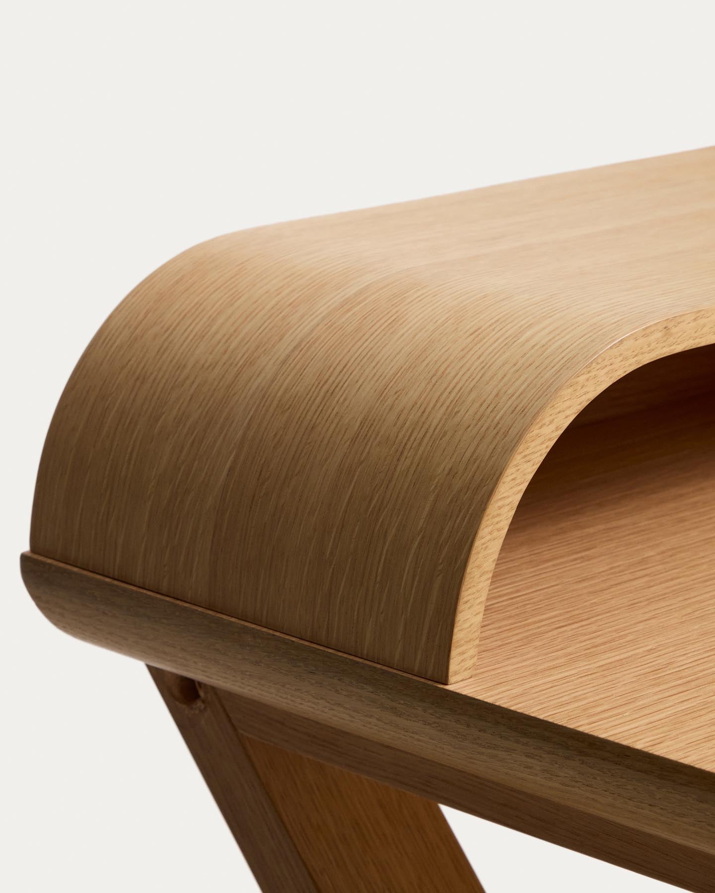 Schreibtisch Dilare aus Eichenfurnier, 120 x 85 cm in Natur präsentiert im Onlineshop von KAQTU Design AG. Schreibtisch ist von Kave Home
