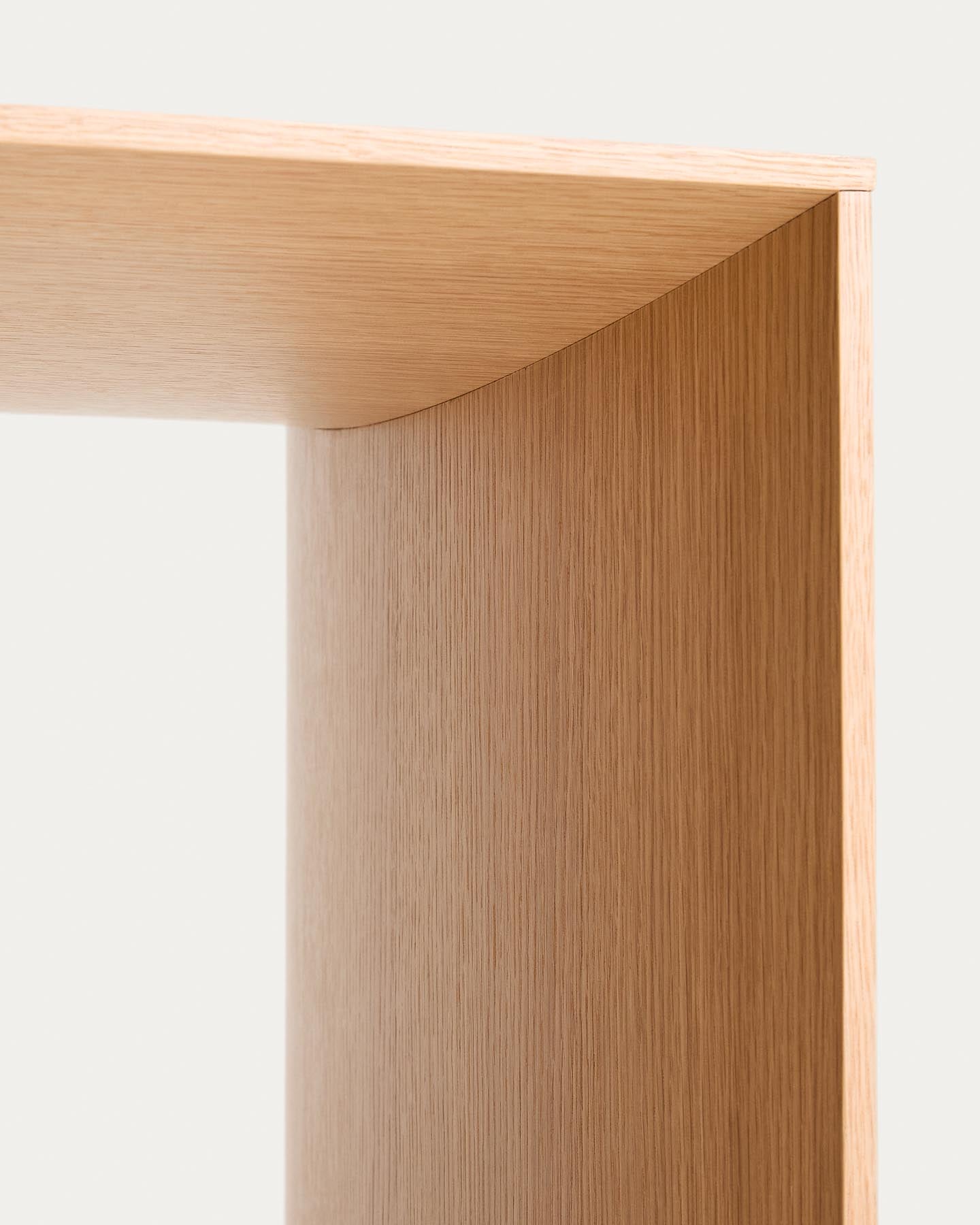 Arbeitstisch Litto aus Eichenfurnier FSC Mix Credit 140 x 60 cm in Hellbraun präsentiert im Onlineshop von KAQTU Design AG. Schreibtisch ist von Kave Home