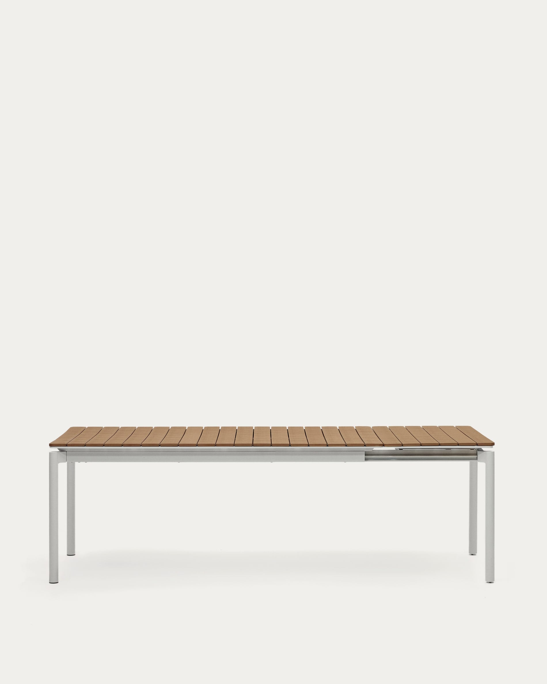 Ausziehbarer Outdoor-Tisch Canyelles aus Polyholz und Aluminium, hellgrau 180 (240) x 100 in Hellgrau, Braun präsentiert im Onlineshop von KAQTU Design AG. Gartentisch ist von Kave Home