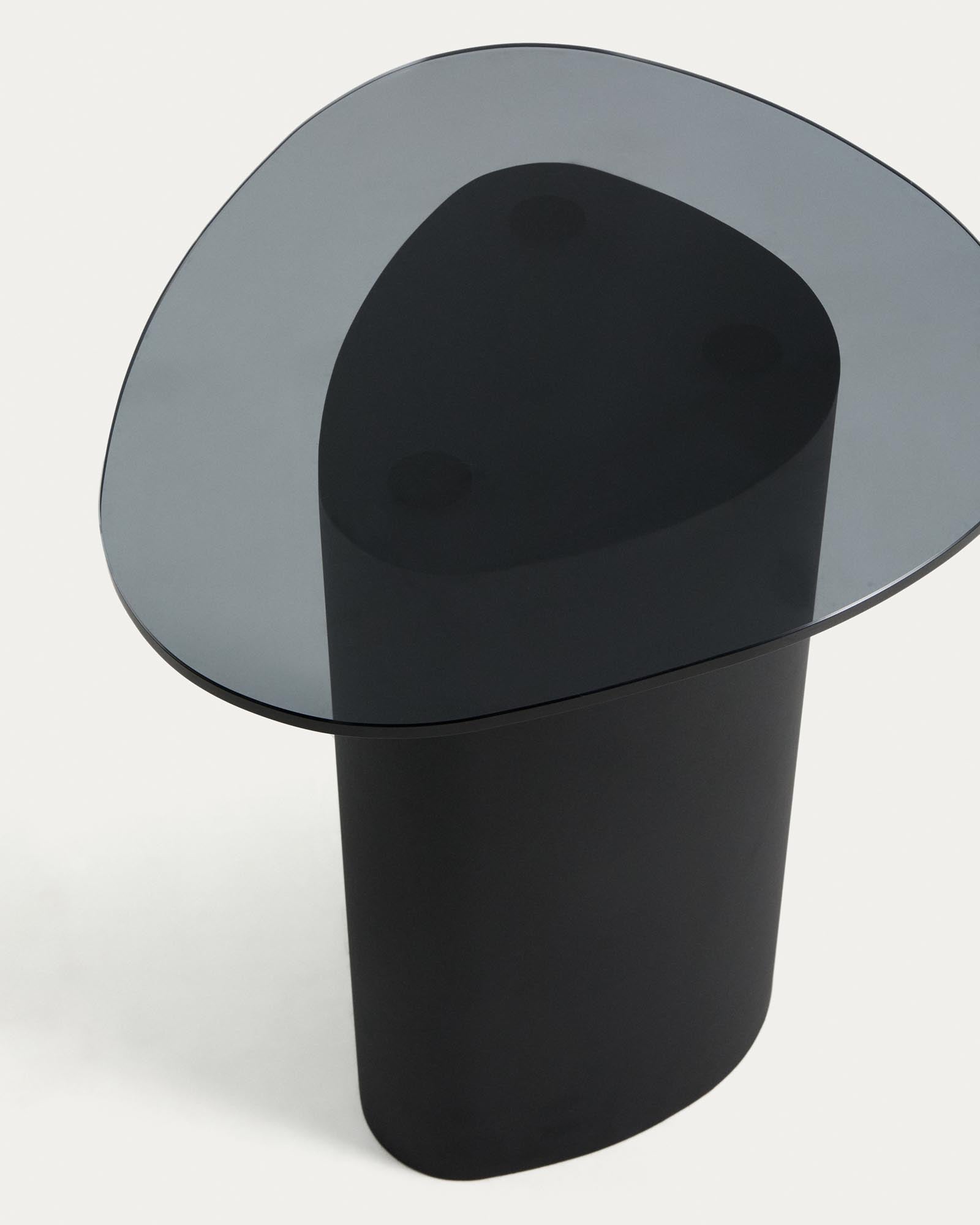 Eleganter Beistelltisch Olir mit einer Kombination aus gehärtetem Glas und schwarzem Stahl, ideal für moderne Wohnräume, Maße 48 x 46,8 cm.