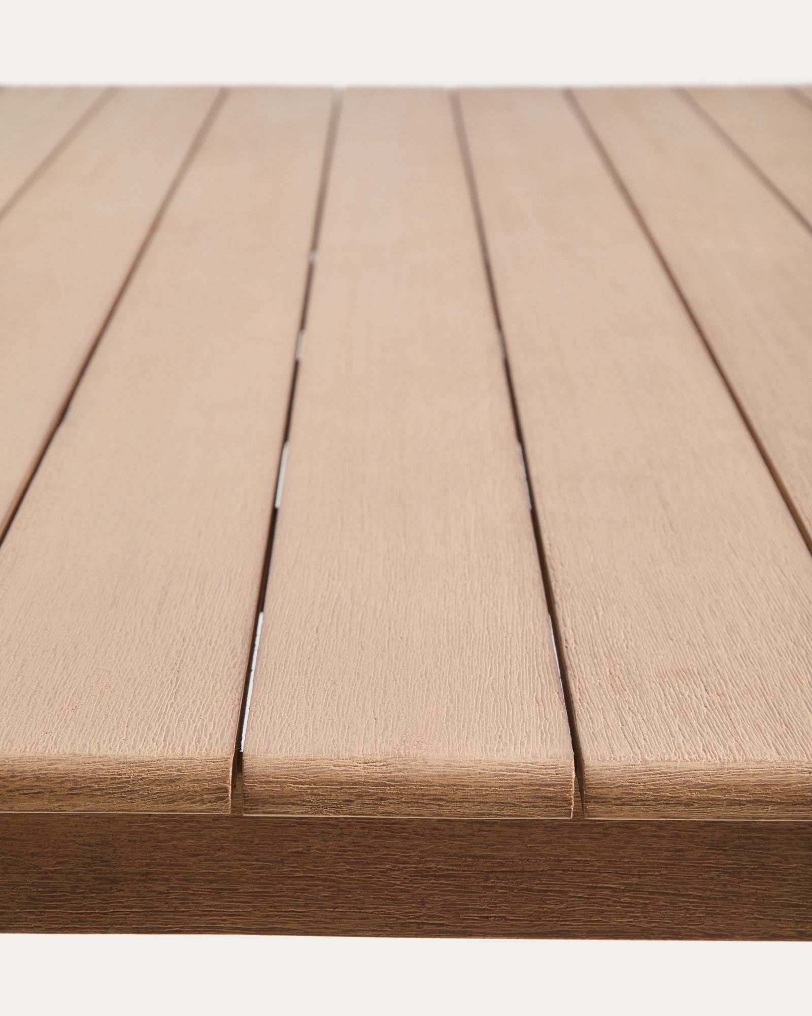 Eleganter Gartentisch Sori aus robustem FSC-100%-Akazienmassivholz, 240 x 100 cm, ideal für gesellige Stunden im Freien.