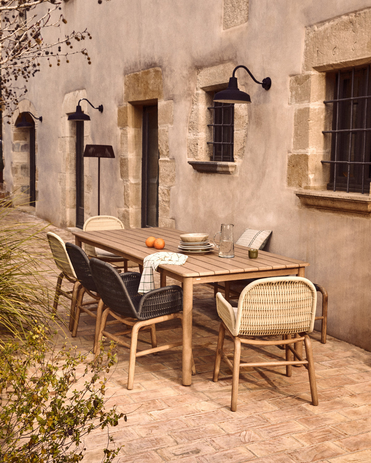 Tisch Sori aus FSC-100%-Akazienmassivholz, 240 x 100 cm in Braun präsentiert im Onlineshop von KAQTU Design AG. Gartentisch ist von Kave Home