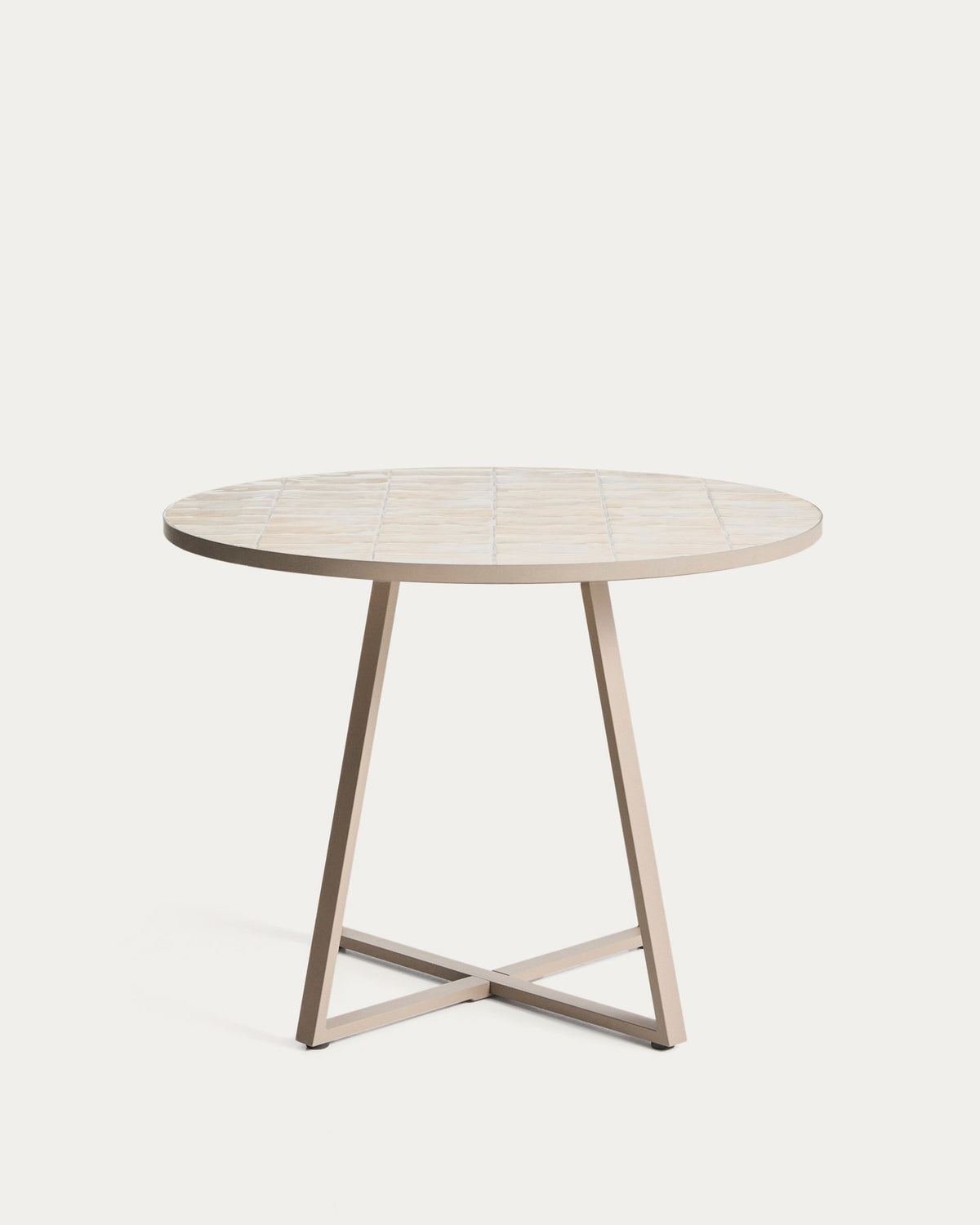 Runder Tisch Tella mit verzinktem Stahl und beigen Fliesen, Ø 120 cm in Beige, Ecru, Taupe, Weiss präsentiert im Onlineshop von KAQTU Design AG. Gartentisch ist von Kave Home