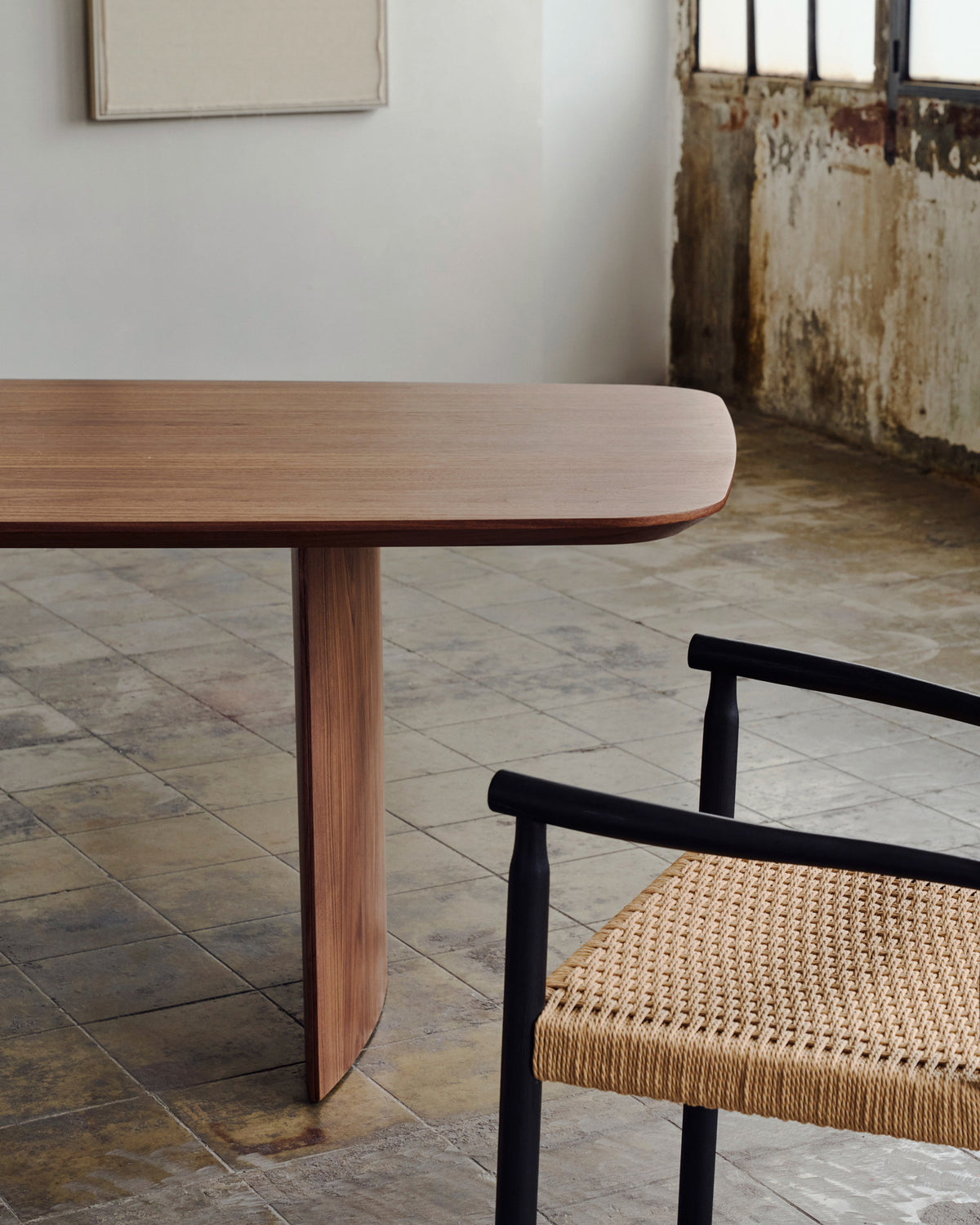 Litto Tisch aus Walnussfurnier 200 x 100 cm in Dunkelbraun präsentiert im Onlineshop von KAQTU Design AG. Esstisch ist von Kave Home
