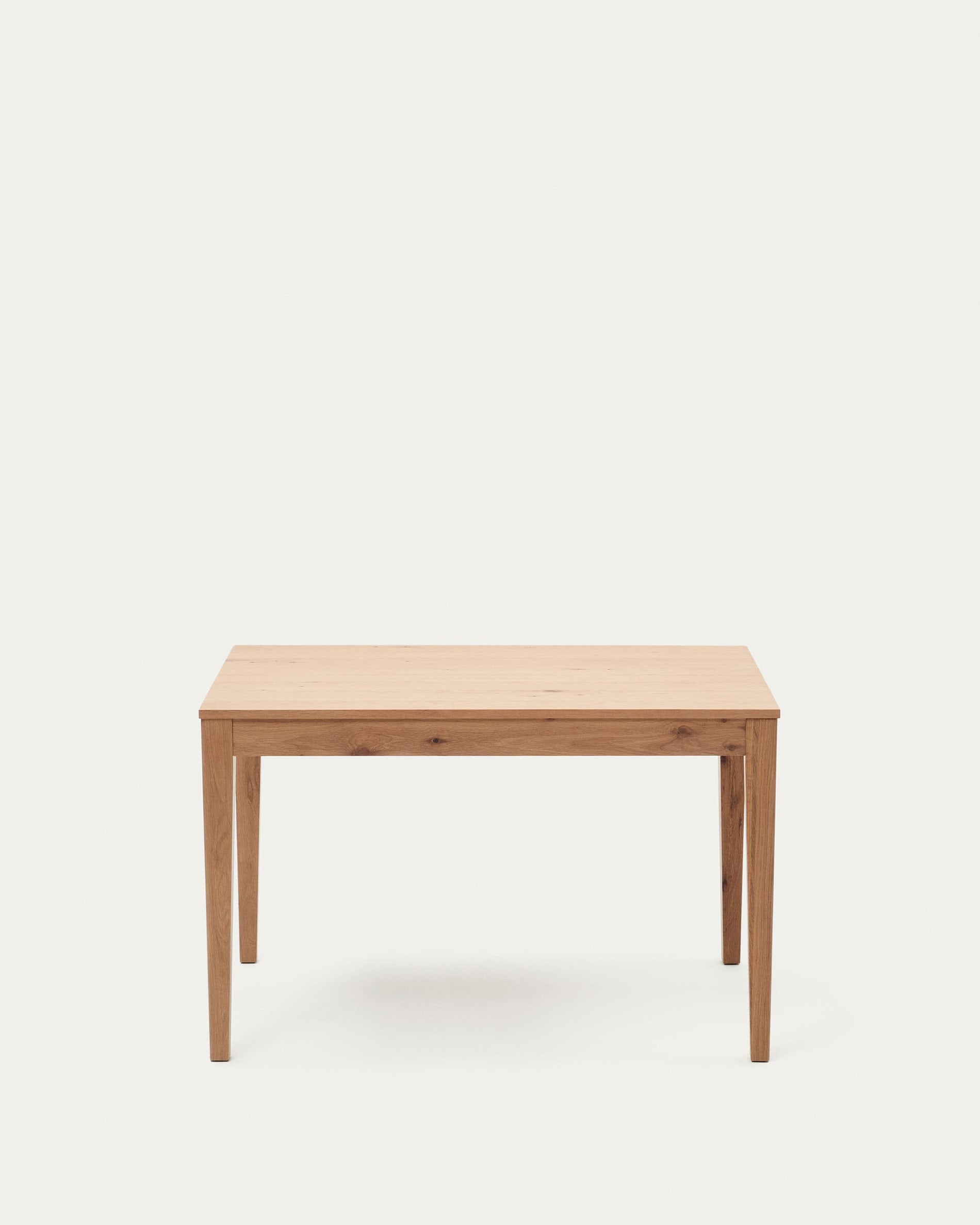 Eleganter Yain Ausziehtisch aus Eiche, flexibel von 120 bis 180 cm.