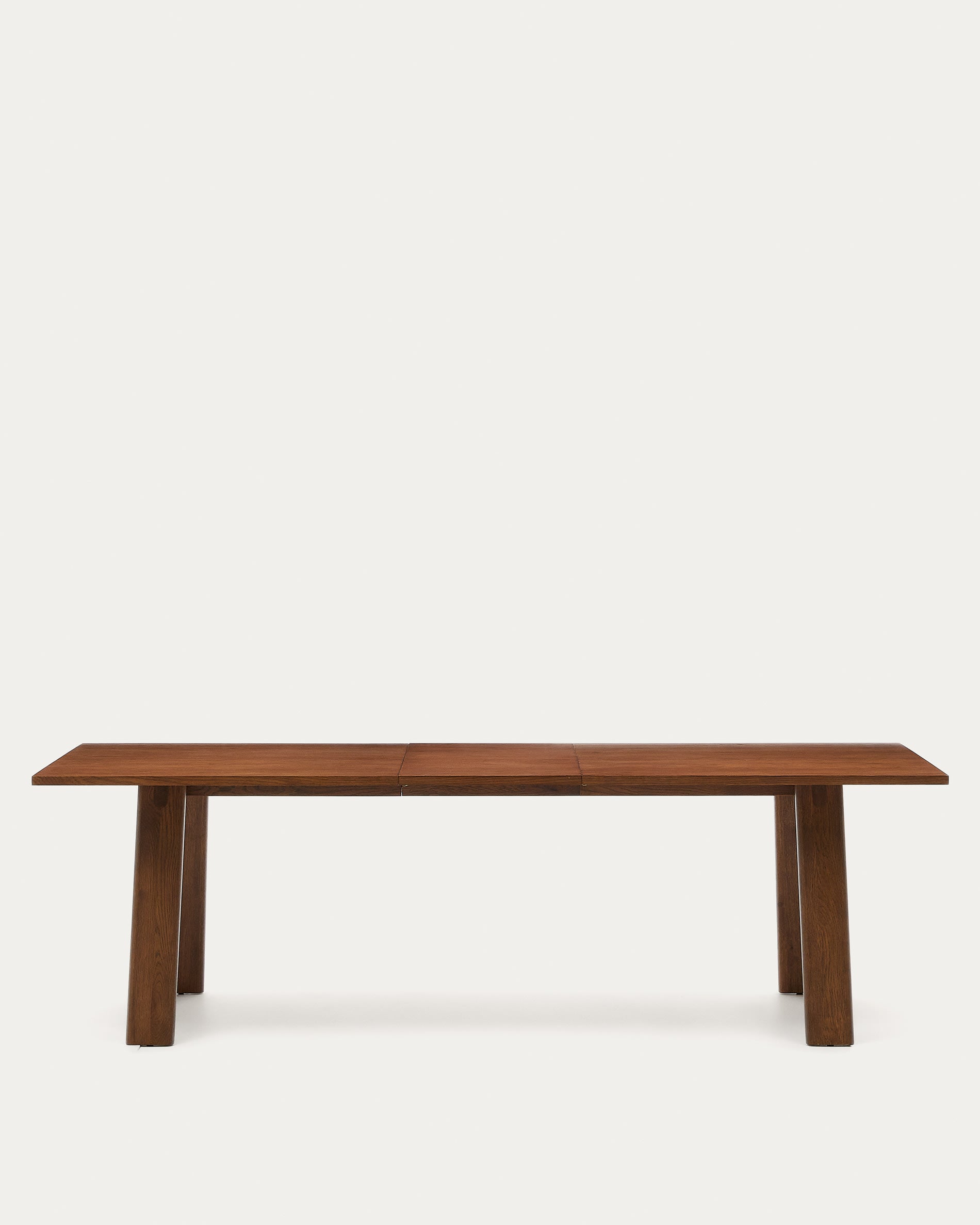 Eleganter Arlen Ausziehtisch aus Eichenholz mit Nussbaum-Finish, FSC-zertifiziert, 200-250 cm, ideal für stilvolle Räume.