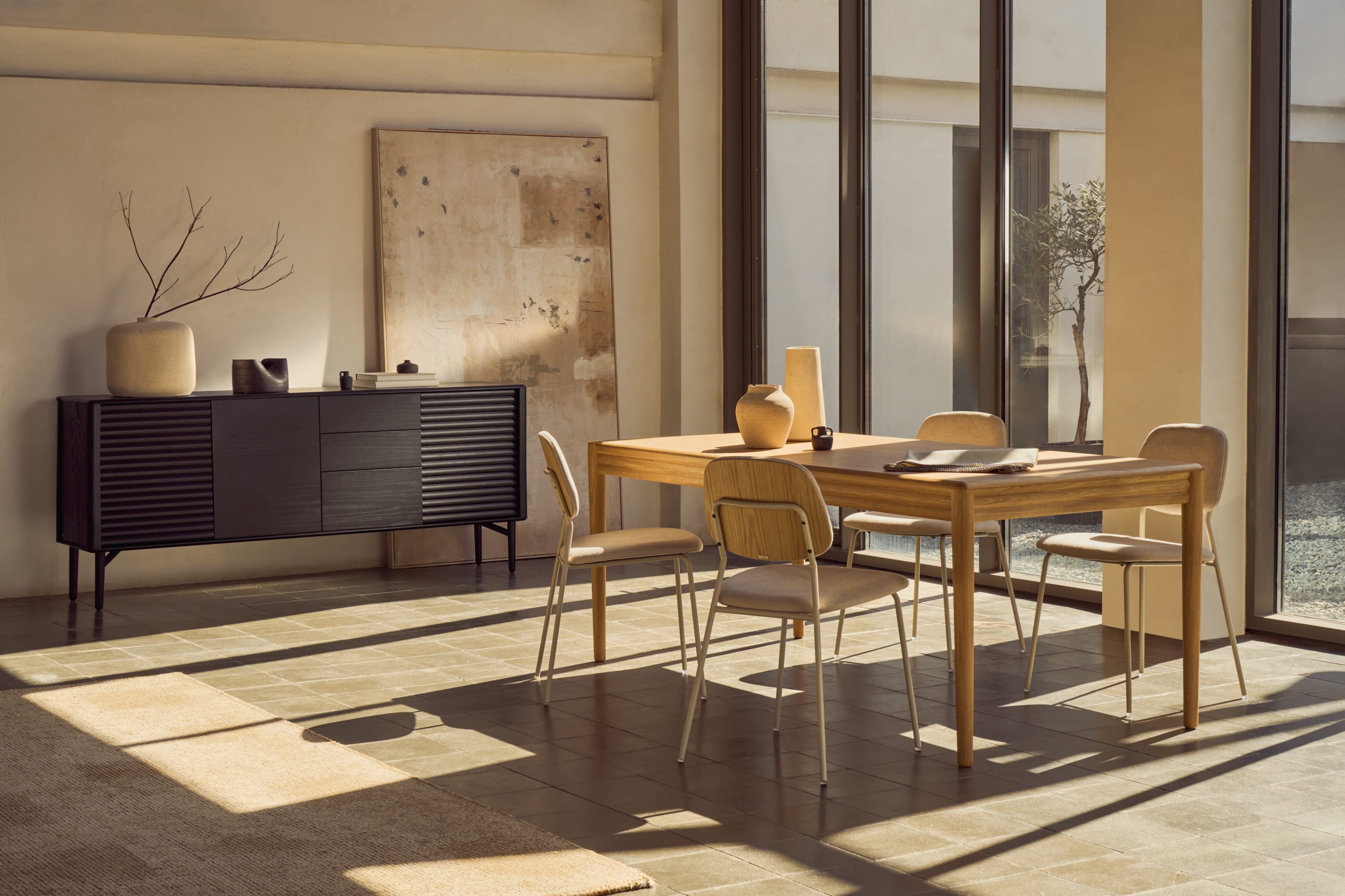 Eleganter Lenon Ausziehtisch aus FSC-zertifiziertem Eichenholz, naturfarben, 200-280 cm, ideal für stilvolle Essbereiche.