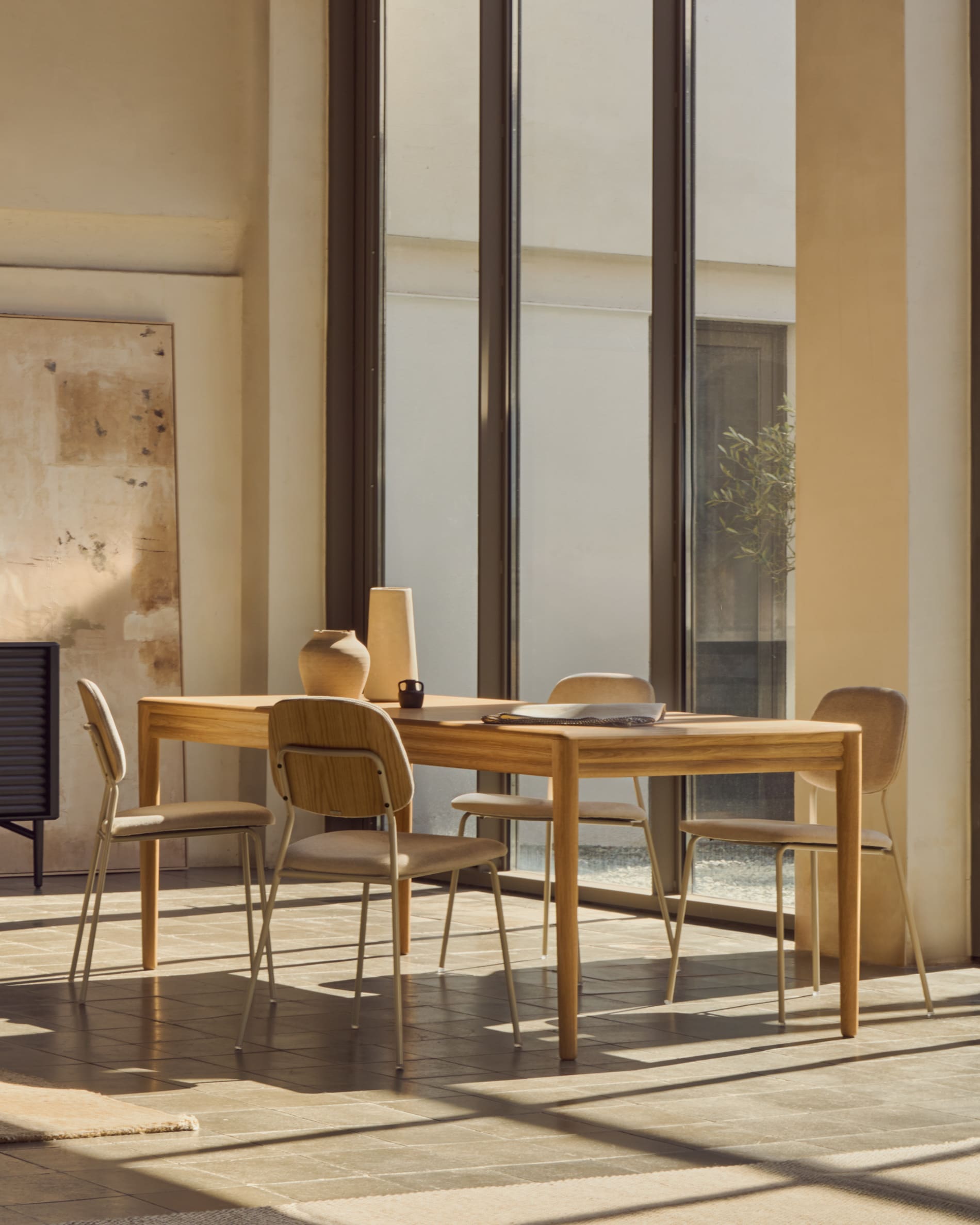 Ausziehbarer Lenon Tisch aus FSC-zertifiziertem Eichenholz, naturfarben, 200-280 cm, perfekt für moderne Esszimmer.