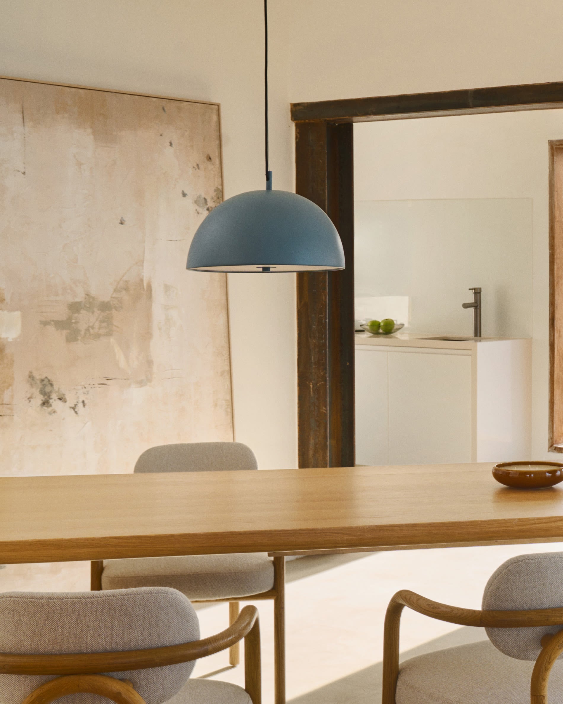 Eleganter Jondal Ausziehtisch aus FSC-zertifiziertem Eichenholz, erweiterbar von 240 auf 320 cm, perfekt für stilvolle Räume.