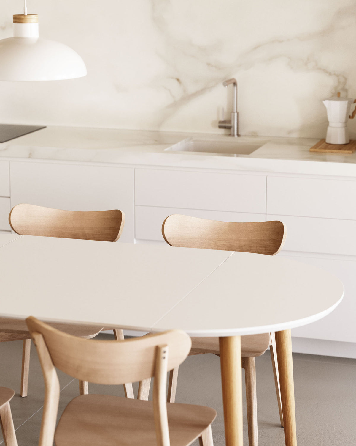 Runder Ausziehtisch Oqui MDF weisse Lackierung Beine aus massiver Buche 90 (170) x 90 cm in Weiss, Natur präsentiert im Onlineshop von KAQTU Design AG. Esstisch ist von Kave Home