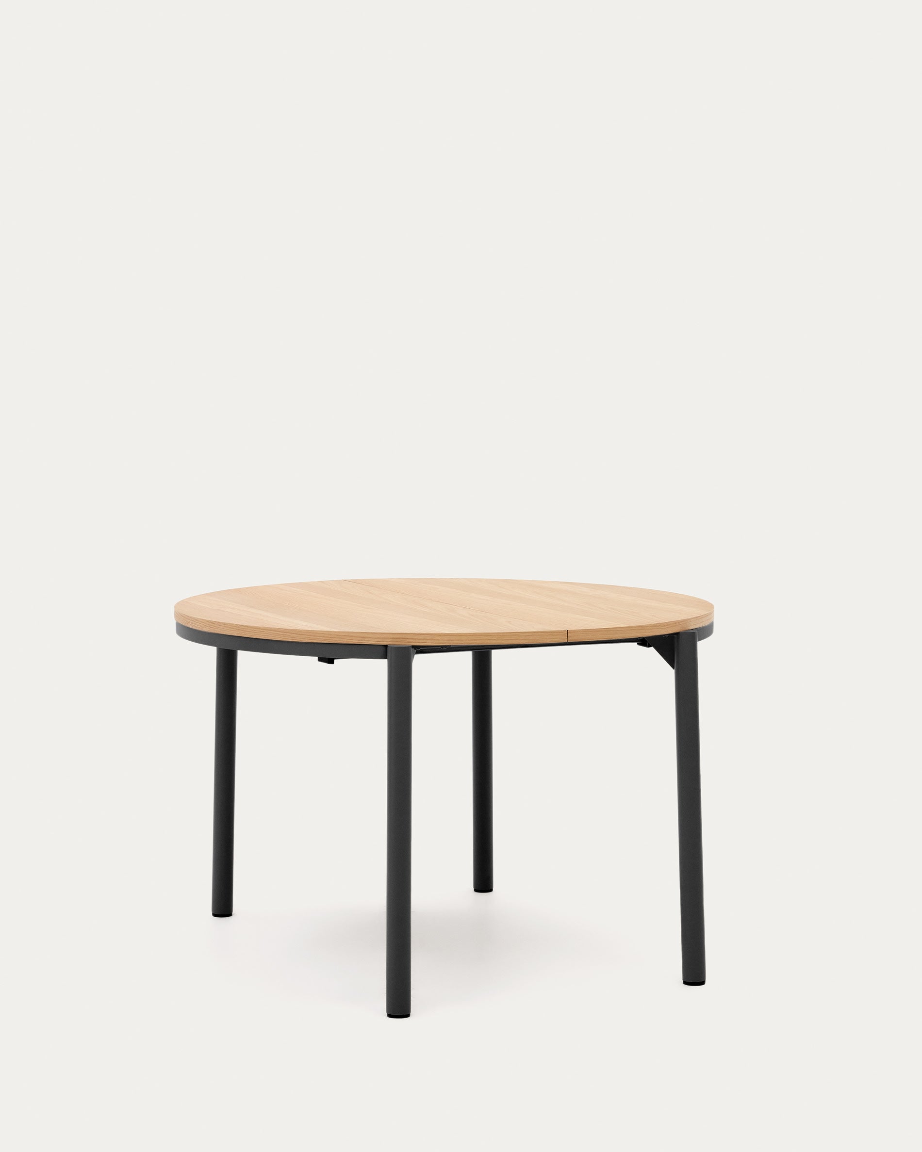 Moderner runder Ausziehtisch mit Eichenfurnier und schwarzen Stahlbeinen, Ø 120-200 cm, ideal für stilvolle Essbereiche.