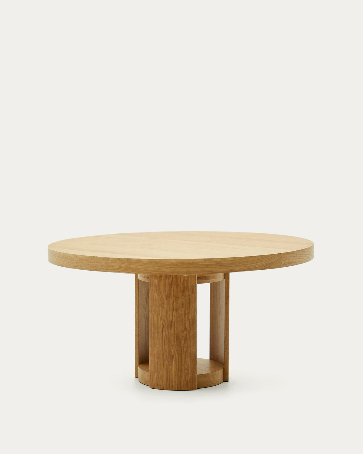 Artis Ausziehtisch rund aus Massivholz und Eichenfurnier FSC 100% 150 (200) x 80 cm in Natur präsentiert im Onlineshop von KAQTU Design AG. Esstisch ist von Kave Home