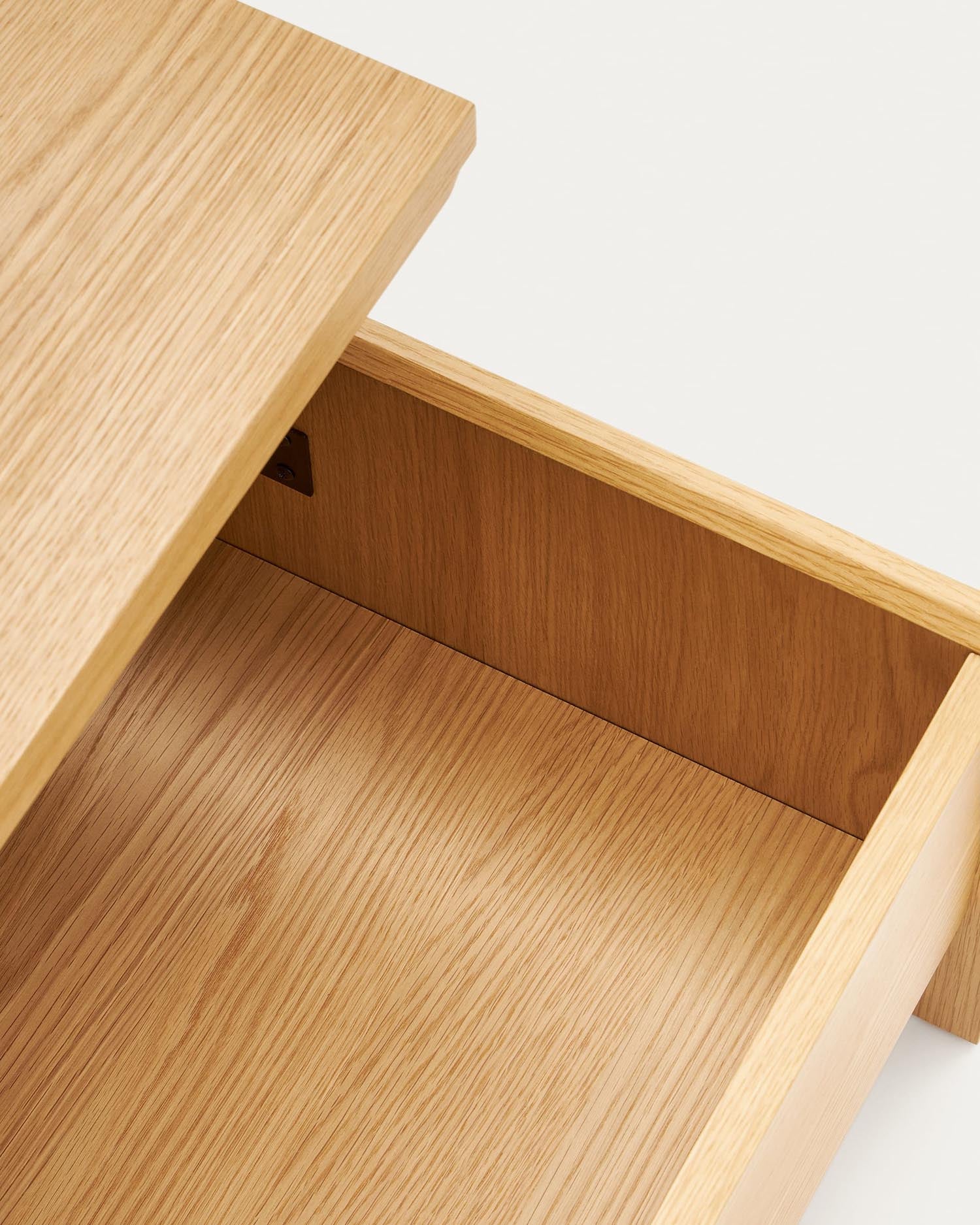 Höhenverstellbarer Couchtisch Abilen aus FSC-zertifiziertem Eichenfurnier, 110 x 60 cm – stilvoll, robust und perfekt für jedes Zuhause.