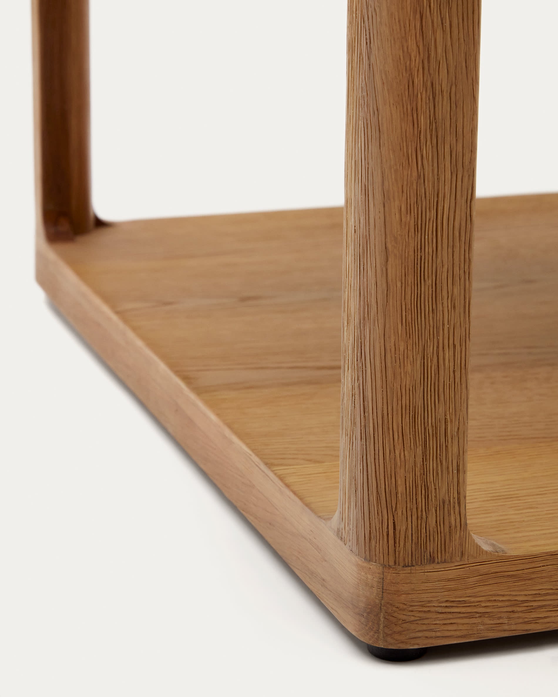 Stilvoller Maymai Couchtisch aus robustem Eichenholz, 140 x 65 cm von Kave Home – perfektes Möbelstück für gemütliche und moderne Wohnräume.