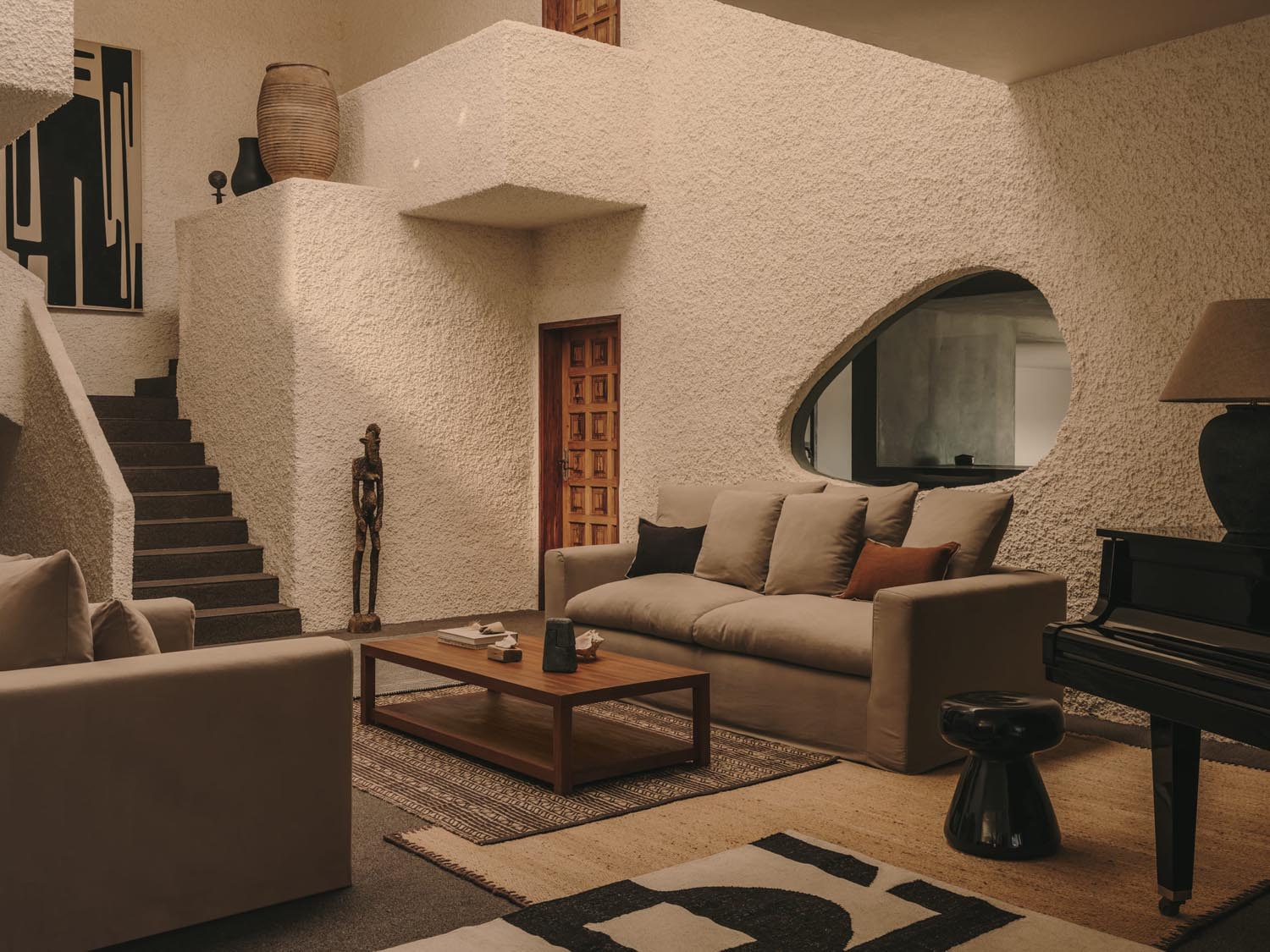 Moderner Sashi Couchtisch aus massivem Teakholz, 150 x 70 cm, von Kave Home – langlebig, hochwertig und perfekt für Ihr Wohnzimmer.