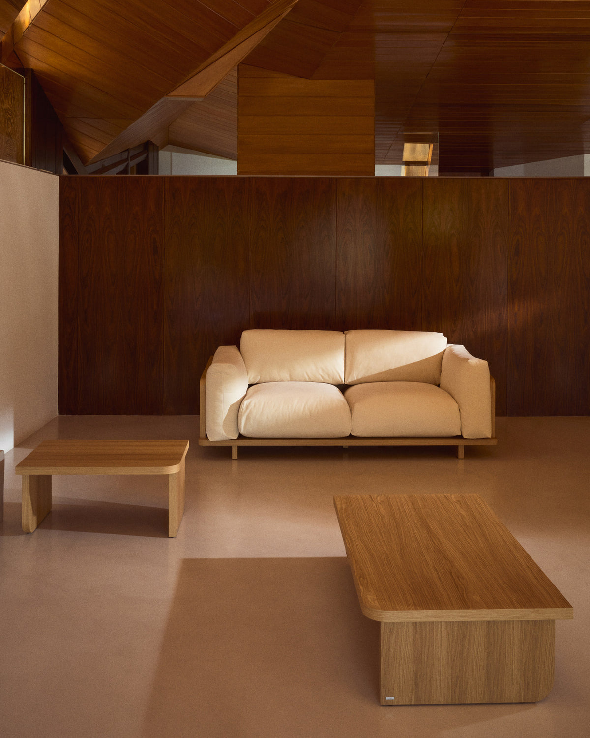 Oaq Set aus 2 Couchtischen aus Eichenfurnier mit natürlichem Finish FSC Mix Credit in Natur präsentiert im Onlineshop von KAQTU Design AG. Couchtisch ist von Kave Home