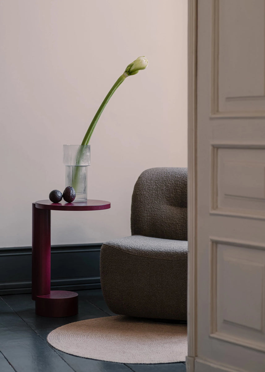 Eleganter Beistelltisch Bold BDT01 von Tamo: stilvolle runde Form, hochwertige Holzoberfläche, perfekt für moderne Wohnräume und kreative Akzente.