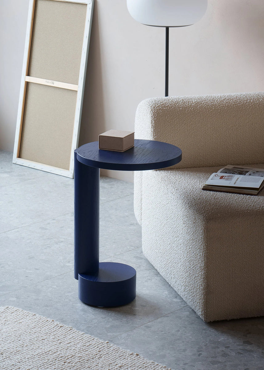 Moderner Beistelltisch Bold BDT01 von Tamo: Runde Holzplatte, minimalistisches Design, ideal für stilvolle Akzente in jedem Raum.