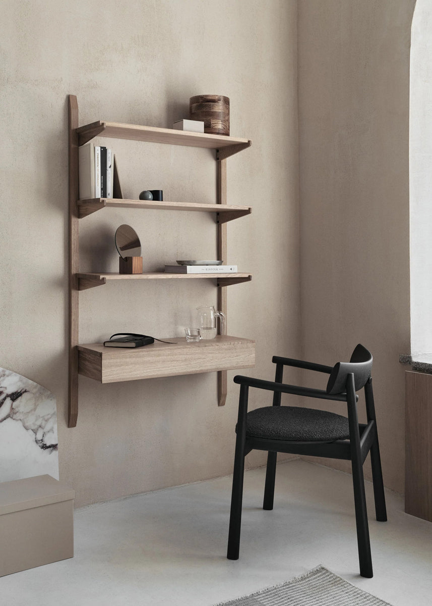Elegantes Wandregal Noki NKI247D aus hochwertigem Holz, ideal für kreative Dekoration und platzsparende Aufbewahrung.