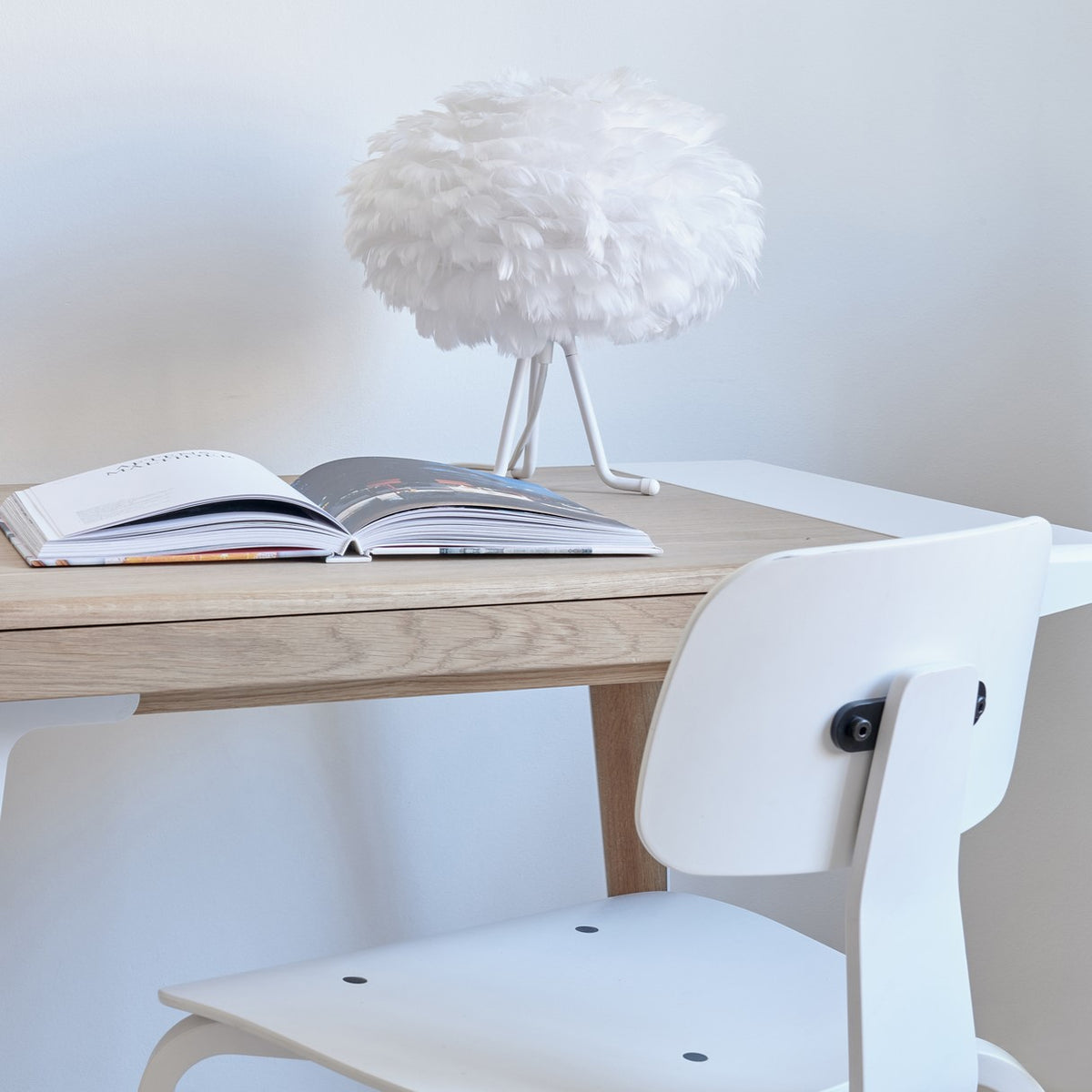 Eos Lampenschirm in White präsentiert im Onlineshop von KAQTU Design AG. Lampenschirm ist von Umage