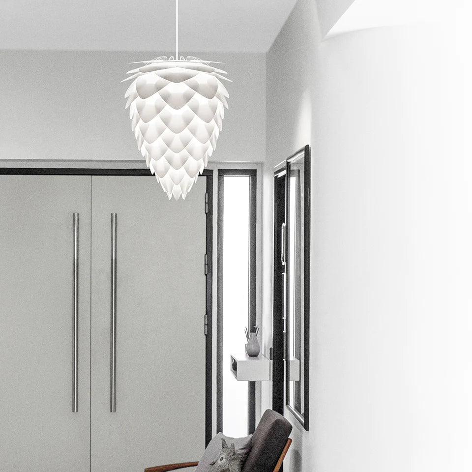 Conia Pendellampe in White präsentiert im Onlineshop von KAQTU Design AG. Lampenschirm ist von Umage