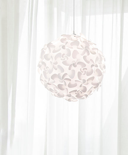 Lora Lampenschirm in White präsentiert im Onlineshop von KAQTU Design AG. Lampenschirm ist von Umage