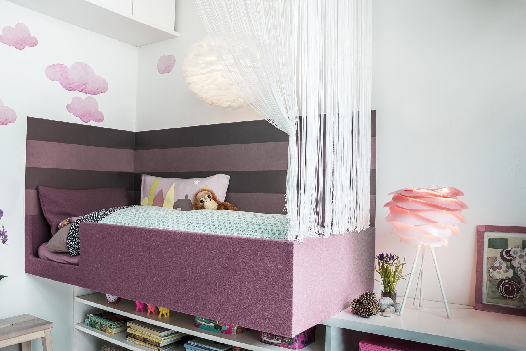 Carmina Lampenschirm in Rose präsentiert im Onlineshop von KAQTU Design AG. Lampenschirm ist von Umage