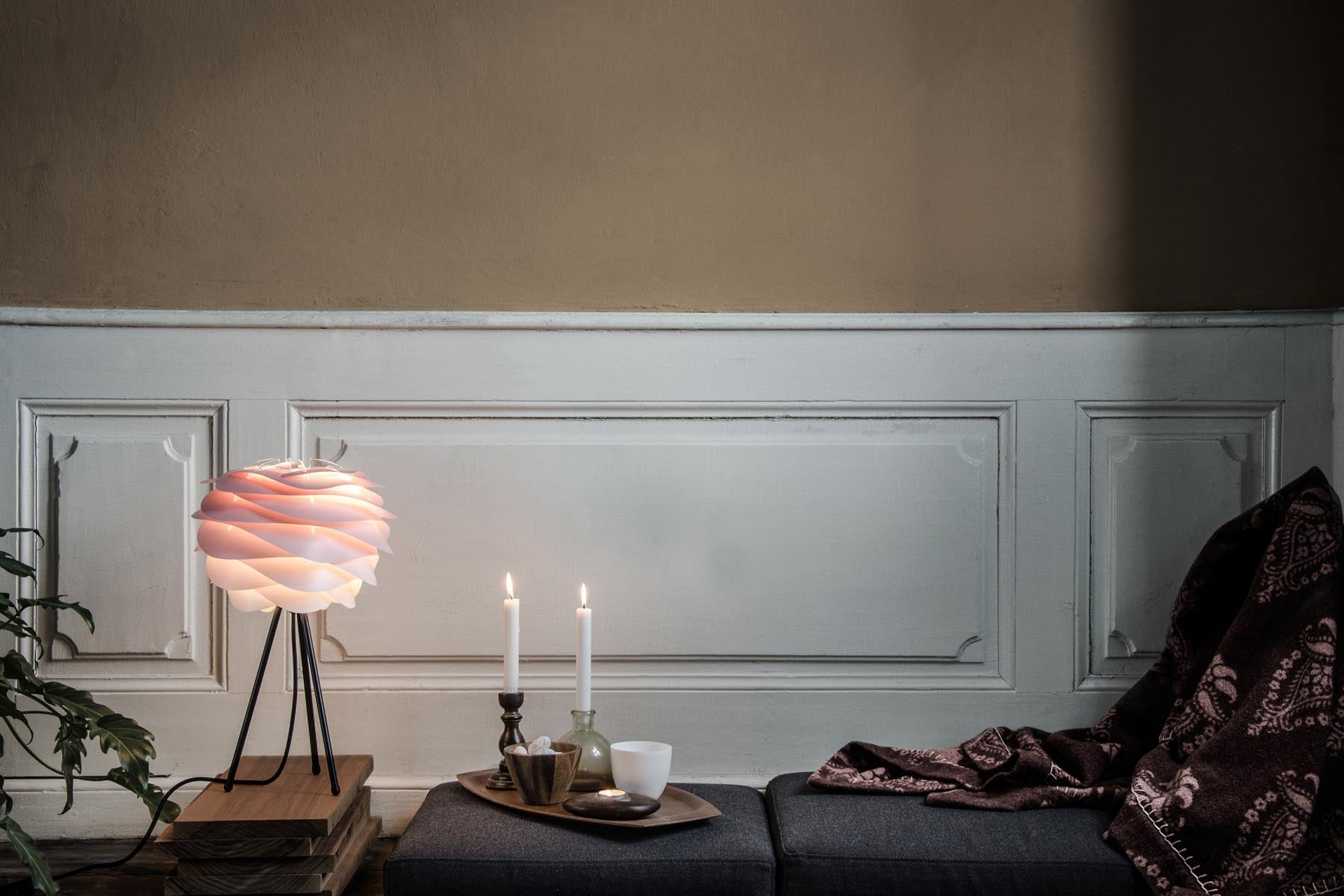 Stilvoller Carmina Lampenschirm in zartem Rosé, perfekt für eine gemütliche Atmosphäre und modernes Interieur.