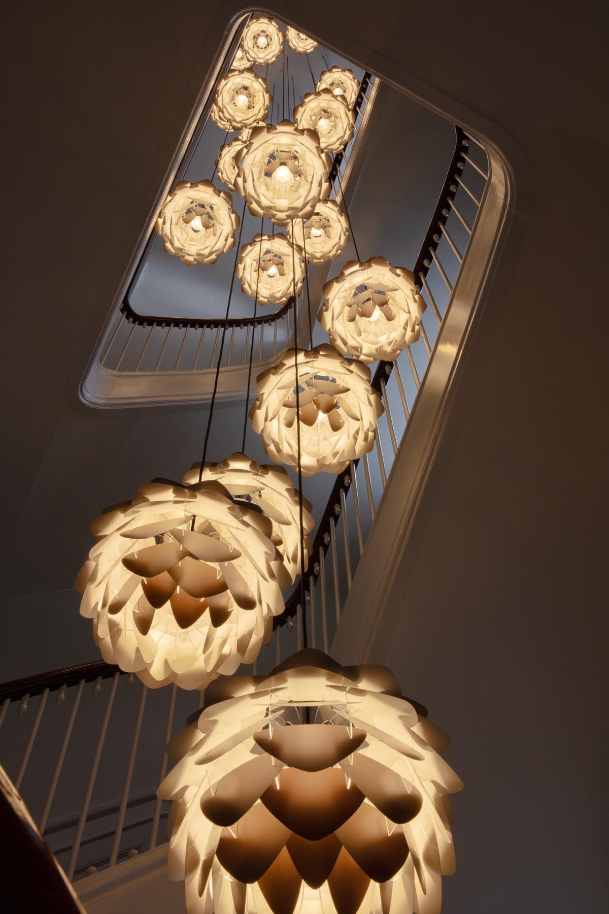 Aluvia Medium Lampenschirm in Brushed Brass präsentiert im Onlineshop von KAQTU Design AG. Lampenschirm ist von Umage