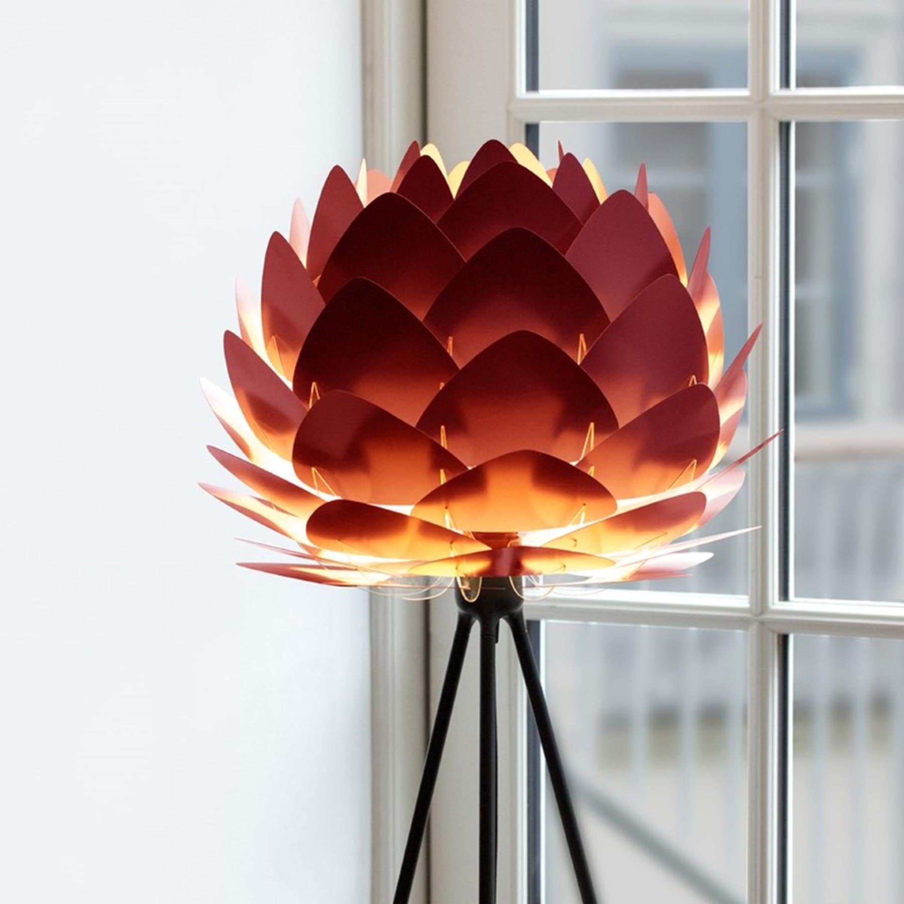 Eleganter Aluvia Mini Lampenschirm in leuchtendem Rubinrot, ideal für moderne Wohnräume und kreative Lichtgestaltung.