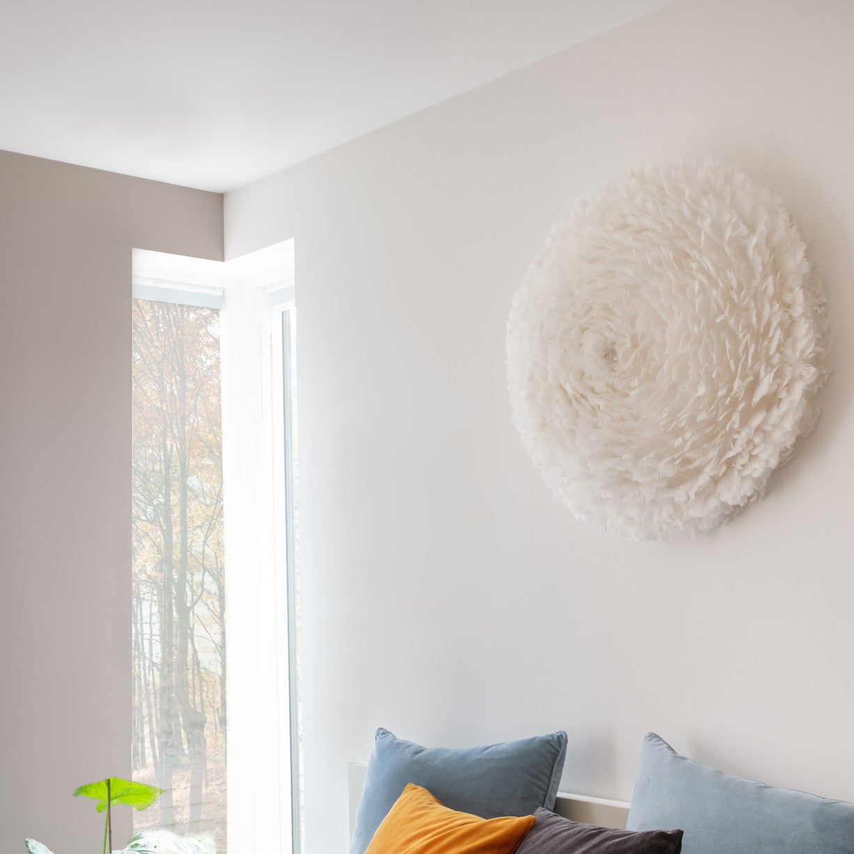 Elegante Eos UP Deckenleuchte in sanftem Hellgrau, ideal für eine stilvolle Raumgestaltung und einladende Lichtakzente.