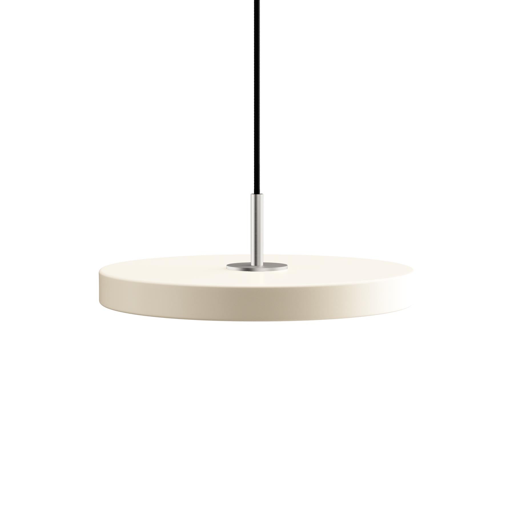 Stilvolle Asteria Mini Pendellampe in Saffron Yellow, perfekt für zeitgemäße Innenräume und zur Schaffung stimmungsvolles Licht.